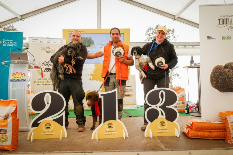 Omar y Moca se coronan campeones del mayor concurso nacional de caza de trufa